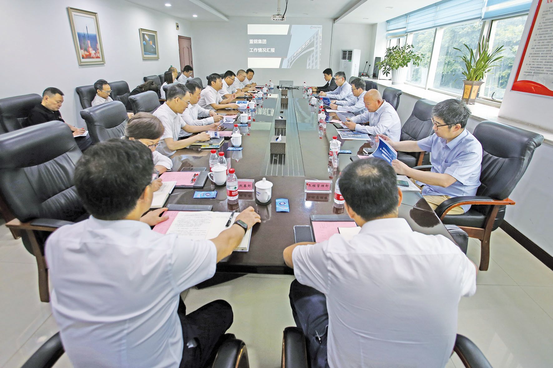 报眼：5月30日，中国宝武产业不动产中心总经理，宝地资产党委书记、董事长傅新宇来司调研。记者 沙凌云 摄bbec1985 0dc4 44df Bf59 661a540487b3