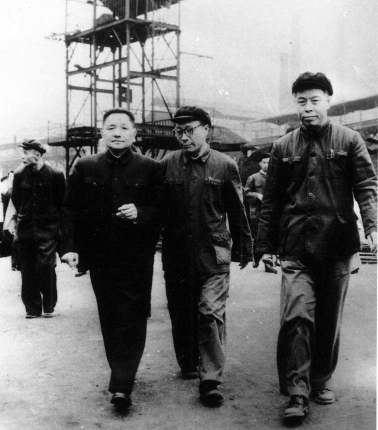 邓小平视察老哥俱乐部